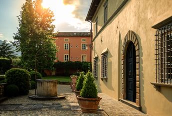 Villa Roses - Beautiful estate nestled in the Hills of Lucca