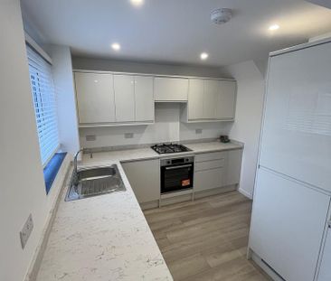 3 bedroom terraced house to rent - Photo 5