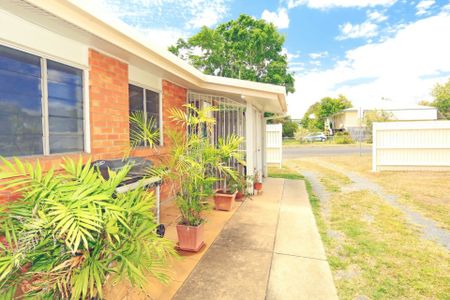 Affordable Studio Unit - Photo 3