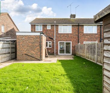 3 bedroom semi-detached house to rent - Photo 1