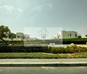 Spacious | Good Location | Vacant - Photo 1