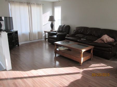 Bubra Duplex Unit 2 Available May 1 2026 - Photo 2