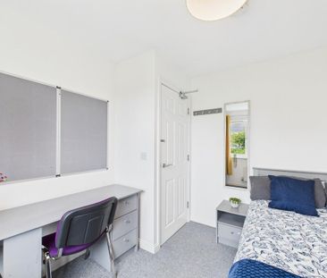 1 bedroom in a house share to rent - Photo 5