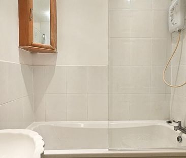 1 bedroom ground floor flat to rent - Photo 5