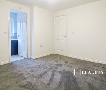 3 bedroom house to rent Faulkner Gardens, Wick, Littlehampton, BN17 - Photo 6