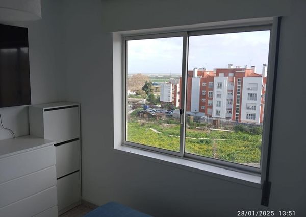 Quarto individual para mulher rapariga VFXira