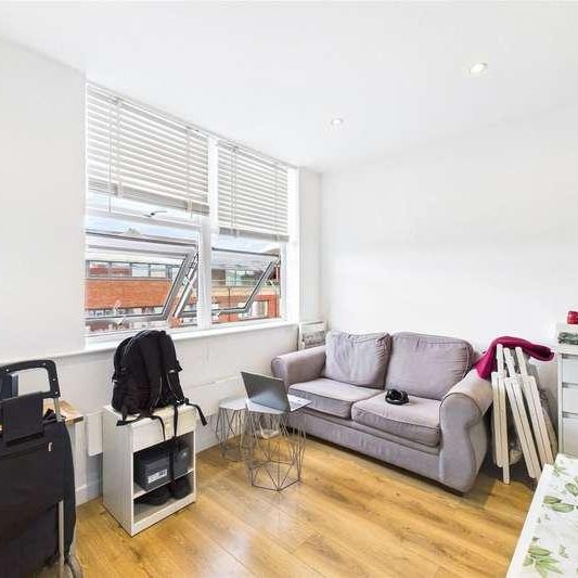 Victoria Road, Farnborough, Hampshire, GU14 - Photo 1