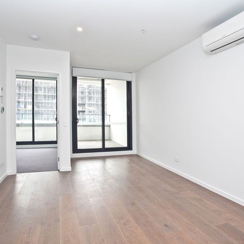 The epitome of contemporary living! - Photo 1