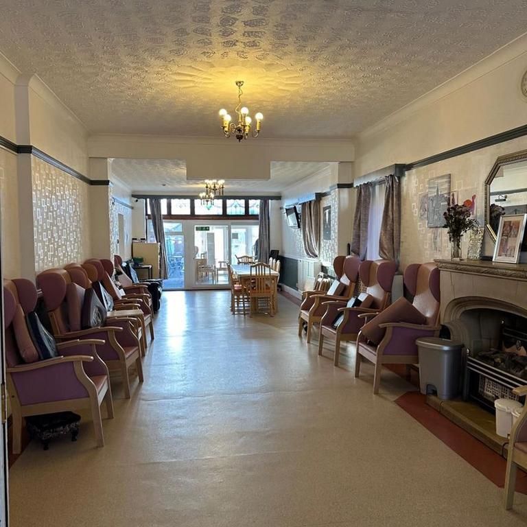 19 bedroom detached house to rent - Photo 1