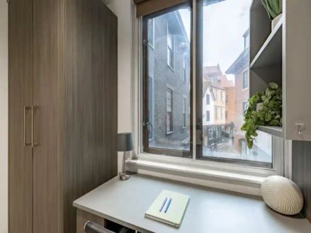 Classic 2 Bed Apartment - Photo 4