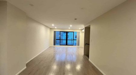 Modern 3-Bedroom Townhouse – Prime Location Ne... - Photo 4