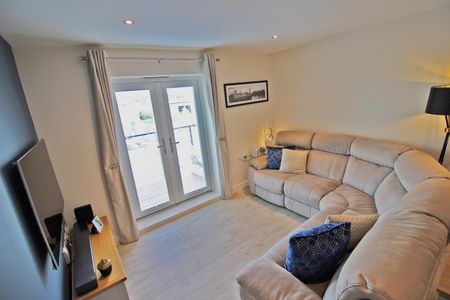 2 bed flat to rent in Fleming Place, Bracknell, Berkshire, RG12 2GL - Photo 4