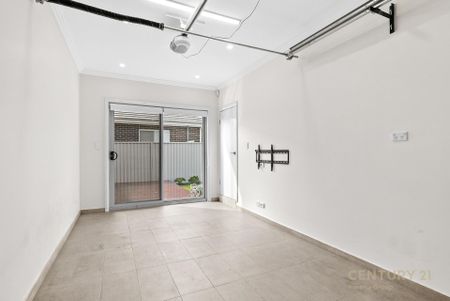 Modern 2-Bedroom Townhouse in Prime Location of Casula&excl; - Photo 5