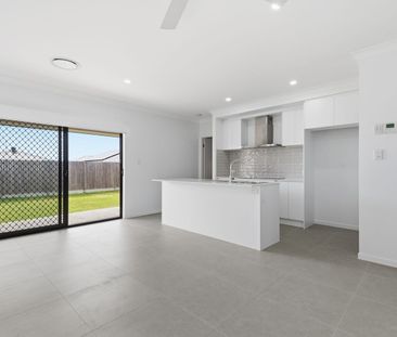 BRAND NEW FAMILY HOME WITH 2 LIVING AREAS AND AIR CONDITIONING! - Photo 6