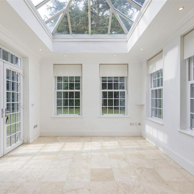 8 bedroom detached house to rent - Photo 1