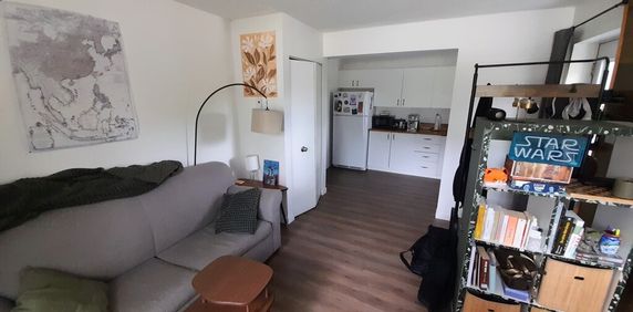 Beau 3 1/2 à Louer électros Inclus - Photo 2