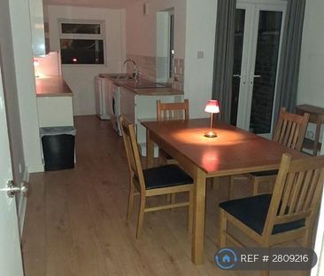 2 bedroom end of terrace house to rent - Photo 6
