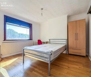 5 bedroom semi-detached house to rent - Photo 5