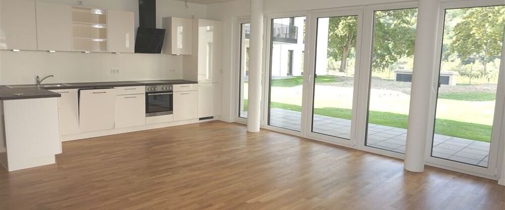 Toplage an der Mosel: Stilvolle 3-Zimmer-Wohnung mit EBK und großzügiger Terrasse - Photo 1