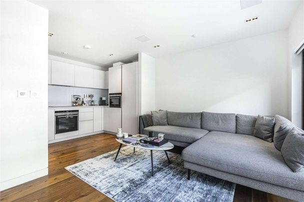 Roman House, Wood Street, London, EC2Y 5AG - Photo 1