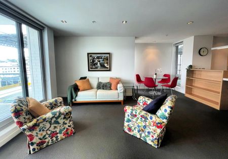 Superb central Wellington two bedroom apartment - Photo 5