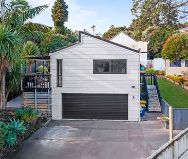 Fabulous Family Home - Photo 2