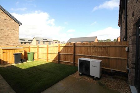 3 bedroom terraced house to rent - Photo 4