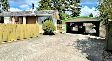 3 bedroom with 1 bathroom - Photo 2