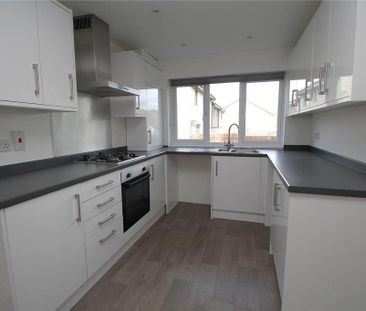 3 bedroom terraced house to rent - Photo 3