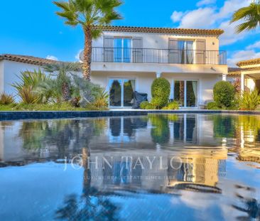 Maison à louer Mougins, Cote d'Azur, France7 500 EUR / Mois - Photo 3