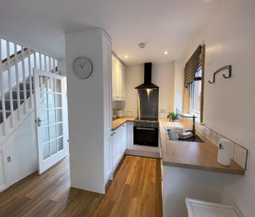 1 bedroom semi-detached house to rent - Photo 5