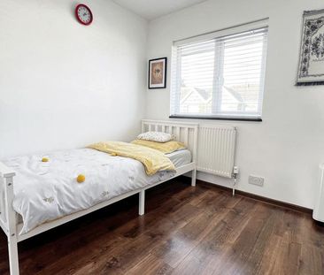 4 bedroom semi-detached house to rent - Photo 6