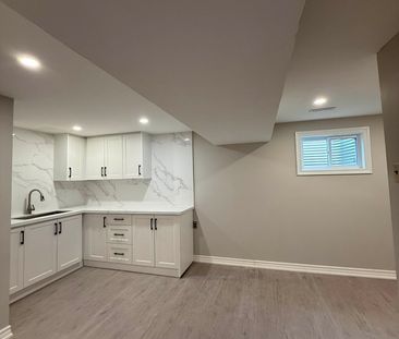 For Lease - 4327 Burnaby Court, Mississauga, Ontario - Photo 1