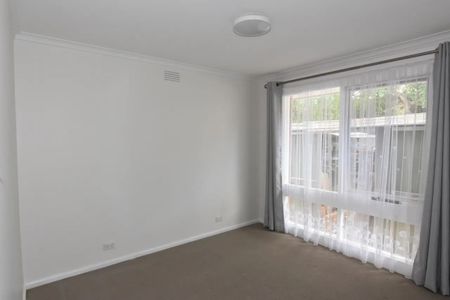 Well Located Two Bedroom Unit - Photo 3