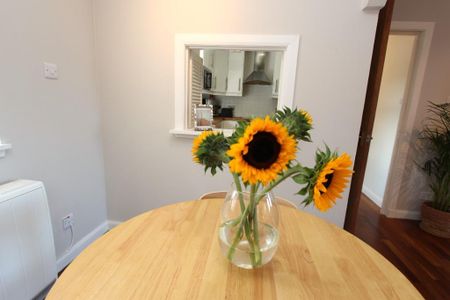 2 bedroom flat to rent - Photo 3