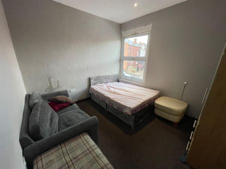 243 Dewsbury Road, Flat 2 - Photo 2