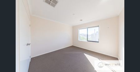 Spacious 5-Bedroom Double-Storey Home in Alamanda Estate - Photo 2