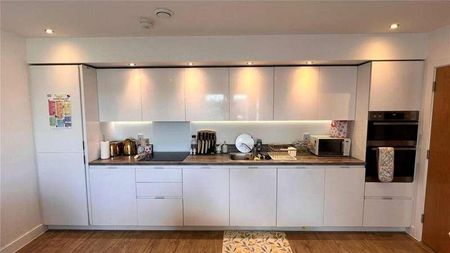 Brooklands Court, Stirling Drive, Luton, Bedfordshire, LU2 - Photo 4