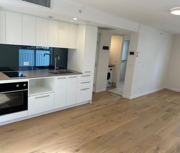 302/355 Northbourne Avenue, Lyneham ACT 2602 - Apartment For Rent -... - Photo 5