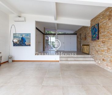 Exclusiva casa de una sola planta en alquiler en Sant Andreu de Lla... - Photo 1