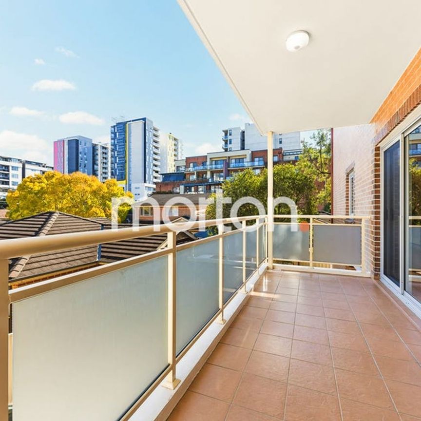 2/29 Lachlan Street, Warwick Farm - Photo 1