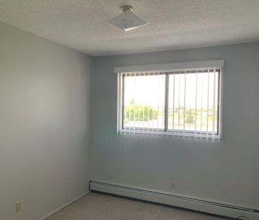 201 5001 Broadway Avenue - Photo 1