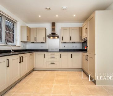 4 bedroom detached house to rent - Photo 5