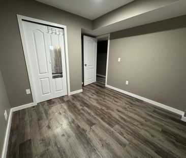 Beautiful 4 Bed 3.5 Bath Full House in Timberlands - Photo 6