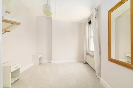 2 Bed End Terrace, Tintagel Crescent, SE22 - Photo 5