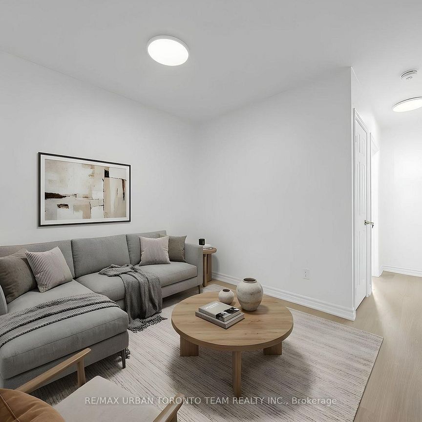 For Lease - 880 Dundas Street Unit# Main, Toronto, Ontario - Photo 1