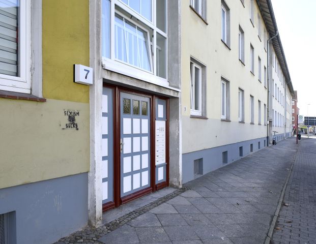 3-Zimmer-Wohnung in stadtnaher Lage // 1.OG rechts - Photo 1