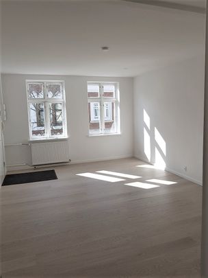 Skøn 2-værelses lejlighed i hjertet af Silkeborg - Photo 1