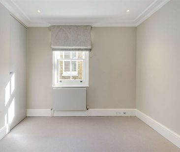 A beautiful five bedroom house on Balliol Road - Photo 1