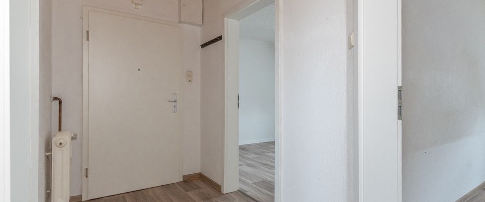 Ca. 51 m² große 2-Zimmer-Dachgeschosswohnung mit Tageslichtbad in Hagen-Eilpe - Photo 1